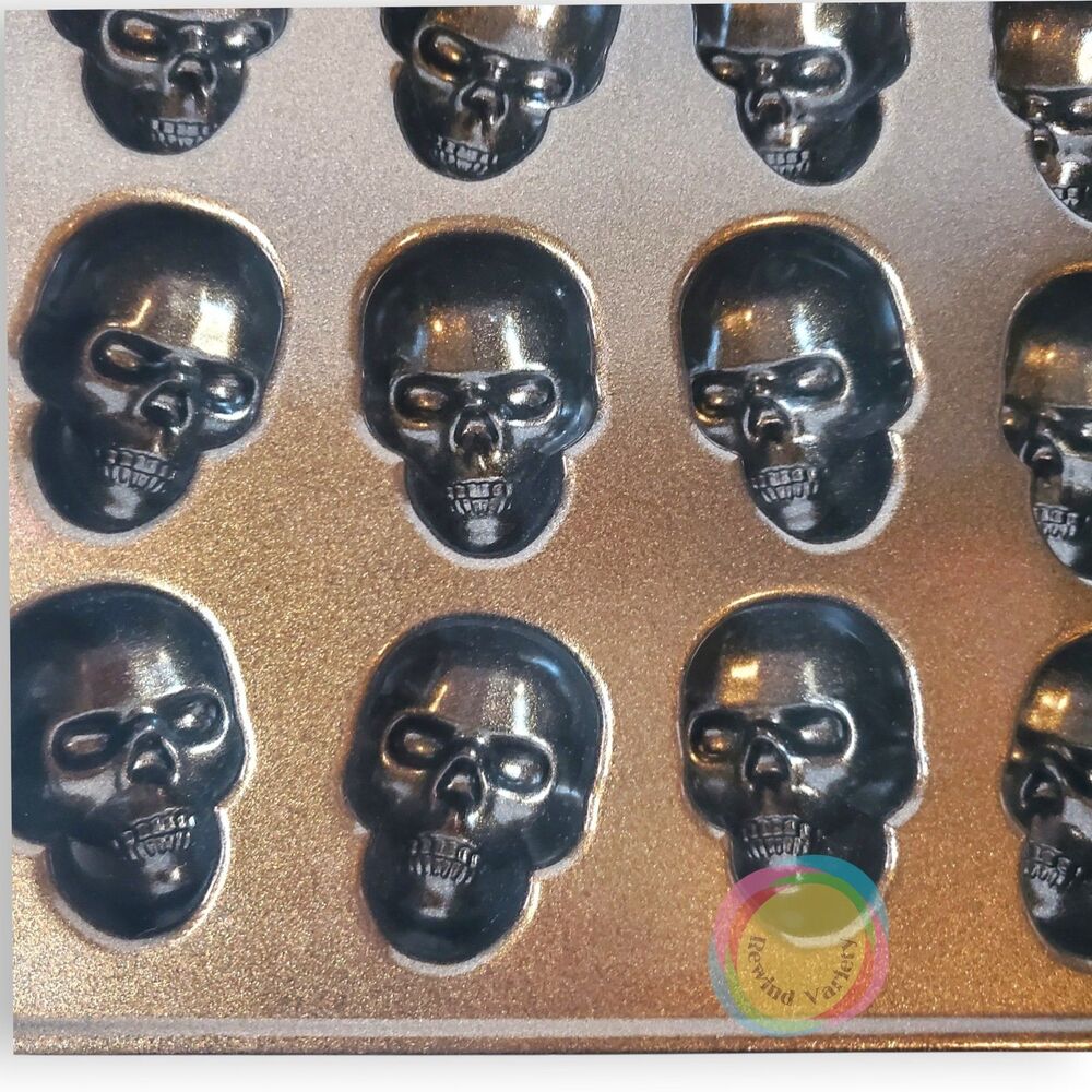Nordic Ware Skull Bites Cakelet Pan Halloween NWT - Picture 12 of 16